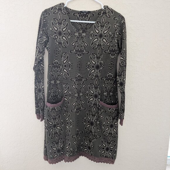 Yak N Yeti Dresses & Skirts - Yak and Yeti Paisley Lace Long Sleeved Dress with Pockets Size S